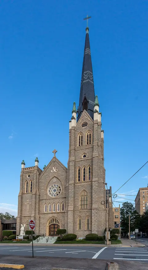 Photo: Kenneth C. Zirkel, CC BY 4.0 Cathedral of St. Andrew, Little Rock