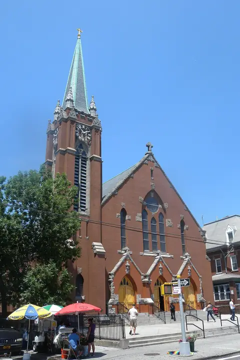 Photo: Jim.henderson, CC0 Our Lady of Sorrows, Corona