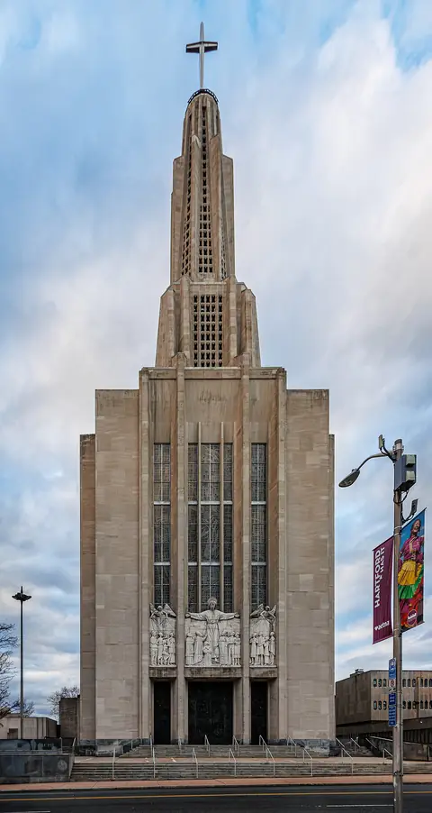 Photo: Kenneth C. Zirkel, CC BY 4.0 Cathedral of St. Joseph, Hartford