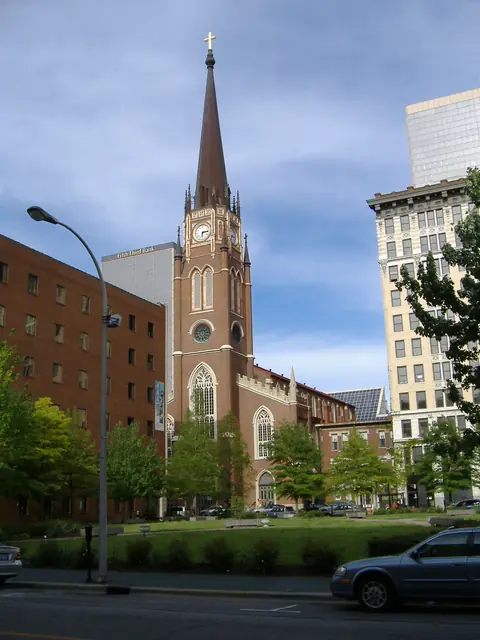 Photo: en:User:Bedford, Public domain Cathedral of the Assumption, Louisville