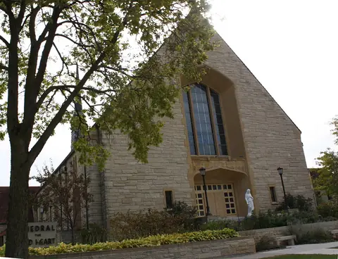 Photo: Royalbroil, CC BY-SA 3.0 Cathedral of the Sacred Heart, Winona