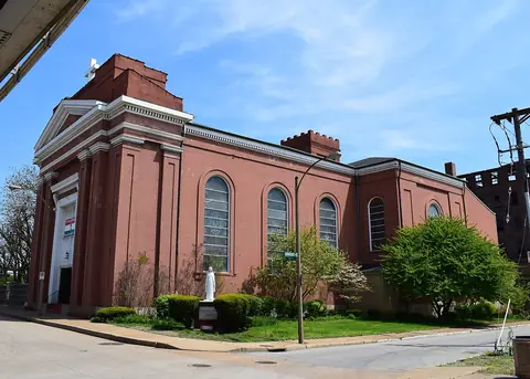 Photo: Nheyob, CC BY-SA 4.0 St. Mary of Victories Chapel (St. Louis), St. Louis