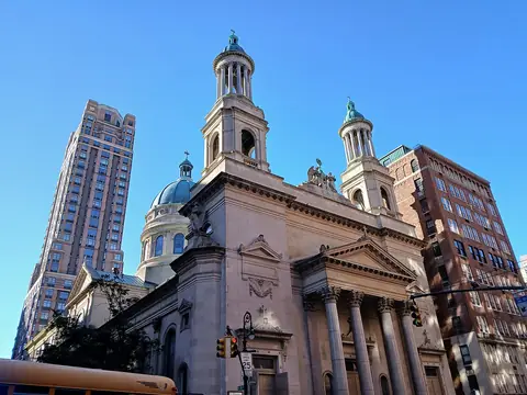 Photo: Epicgenius, CC BY-SA 4.0 St. Jean Baptiste Church, New York