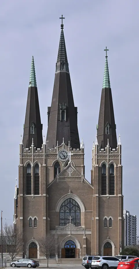 Photo: G. Edward Johnson, CC BY 4.0 Holy Family Cathedral, Tulsa