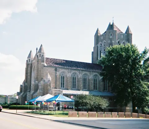 Photo: Canadian2006, CC BY-SA 3.0 Blessed Sacrament Cathedral, Greensburg
