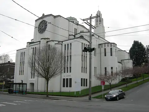 Photo: Joe Mabel, CC BY-SA 3.0 St. Joseph, Seattle